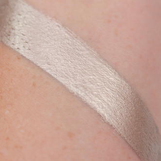 The Queen - Cream Shadow